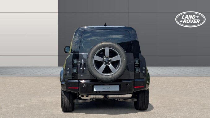 Land Rover Defender 3.0 D250 X-Dynamic HSE 110 5dr Auto Diesel Estate - Image 6